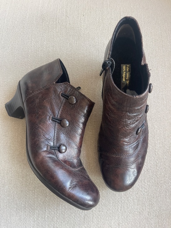 Rieker Shoes - RIEKER | Brown Distress Leather Ankle Booties | Side Zip Buttons | Size 36 / 6